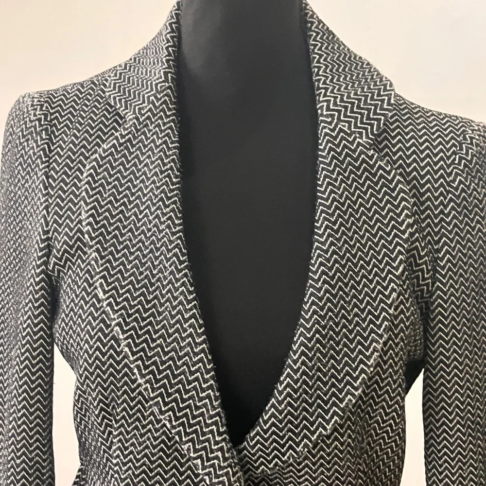 Armani Collezioni Blzck And White Chevron Suit - Picture 9 of 17